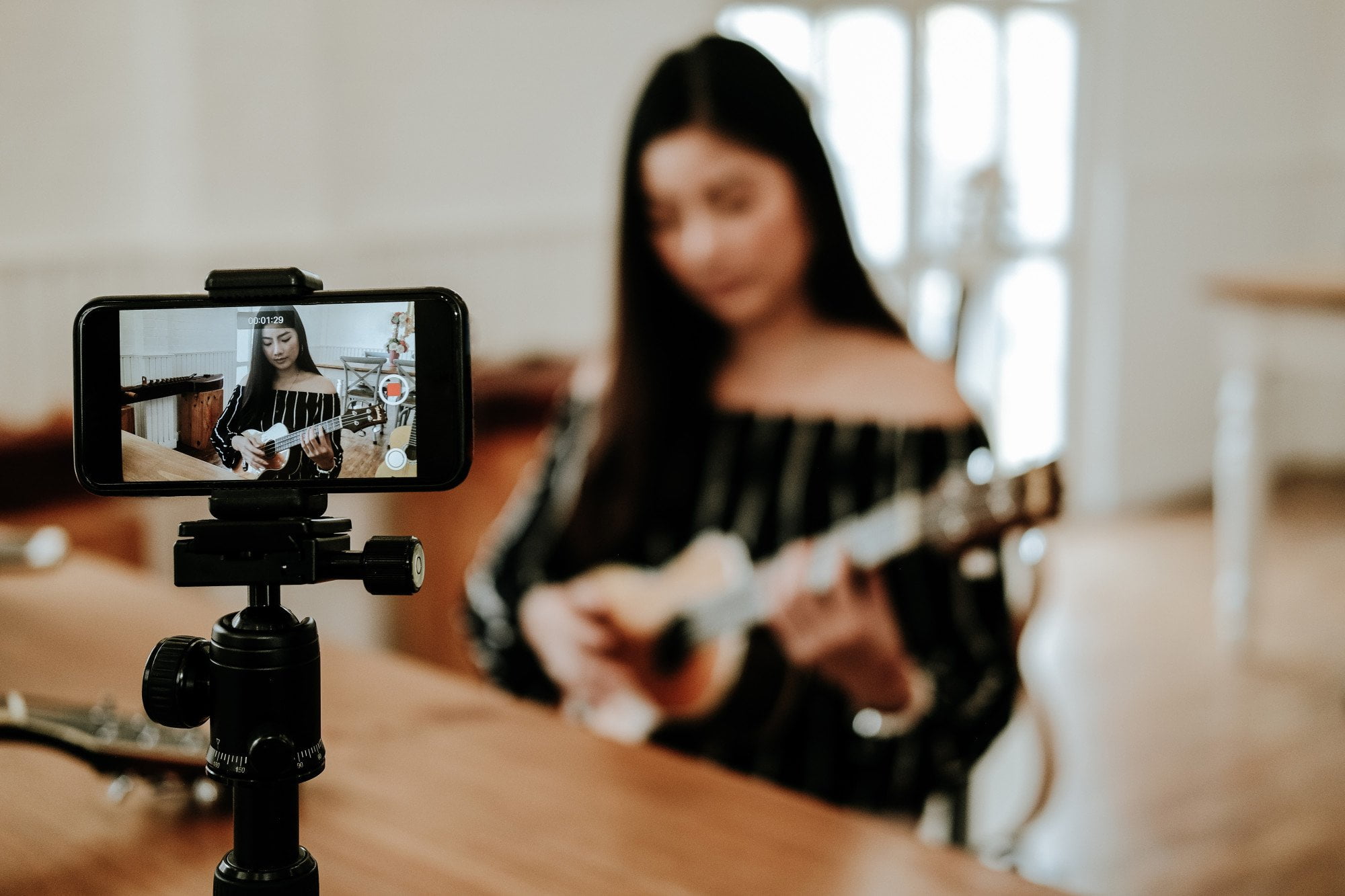 Step into the world of effective social media video production. Discover how to create social media videos that resonate with your target audience here.